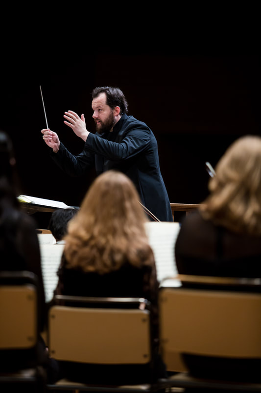 Andris Nelsons serious