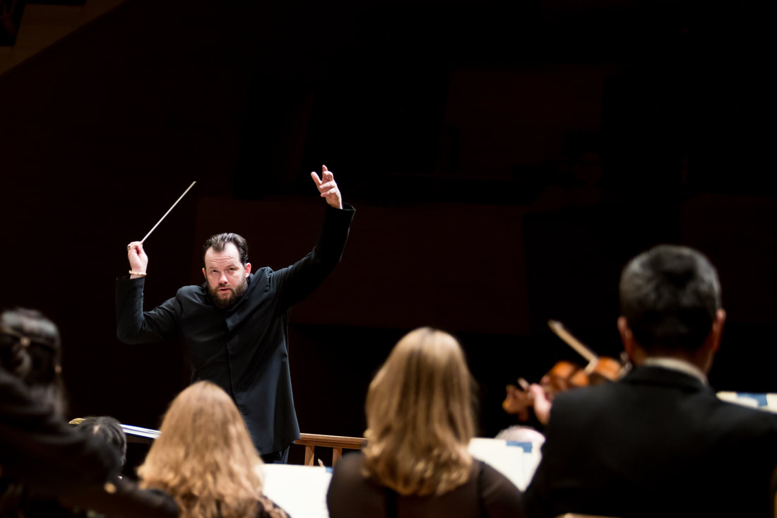Andris Nelsons conducting