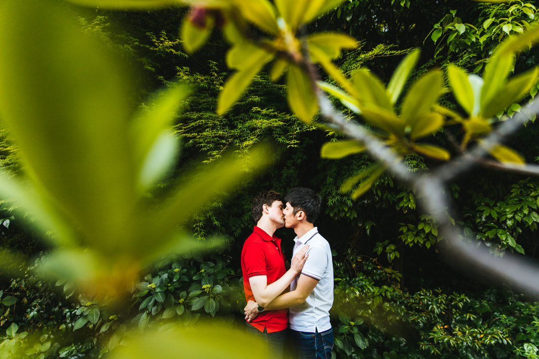 M&L kiss in forest