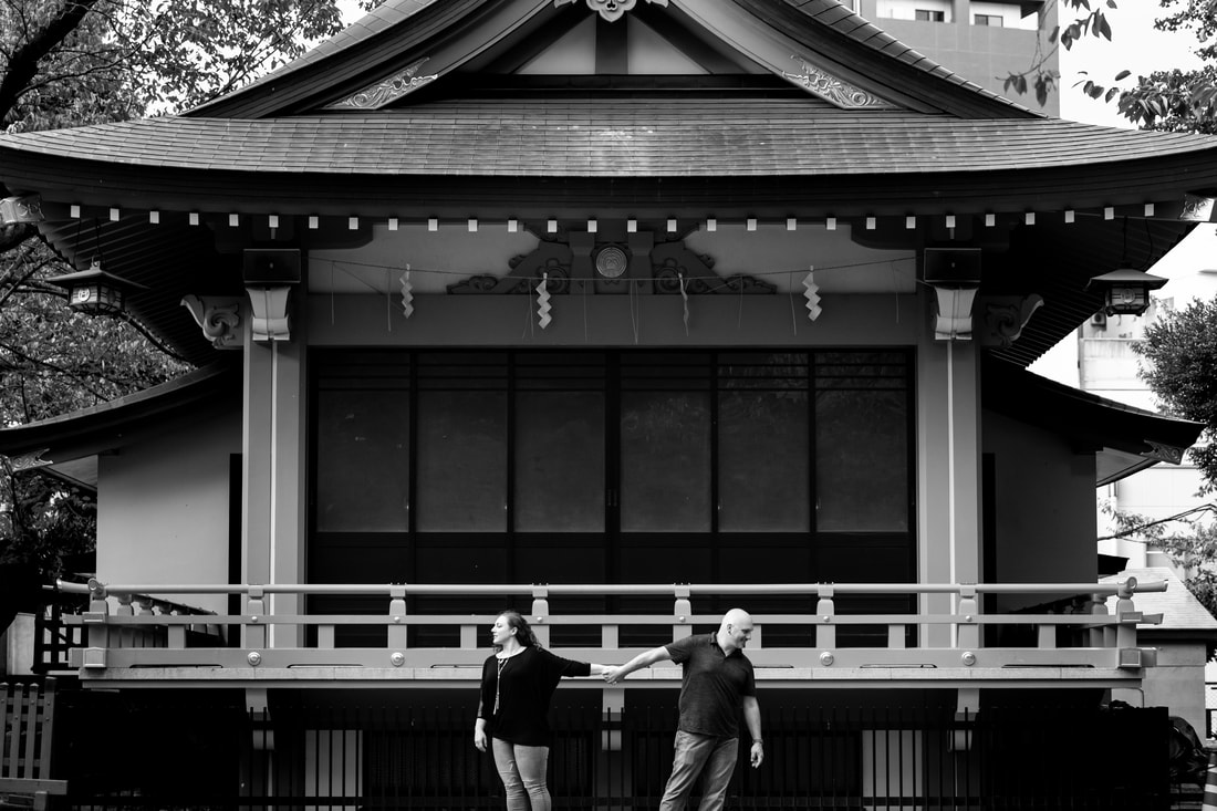 couple at Hanazono shrine