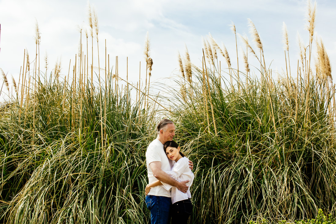 Ale and Peter in pampas grass